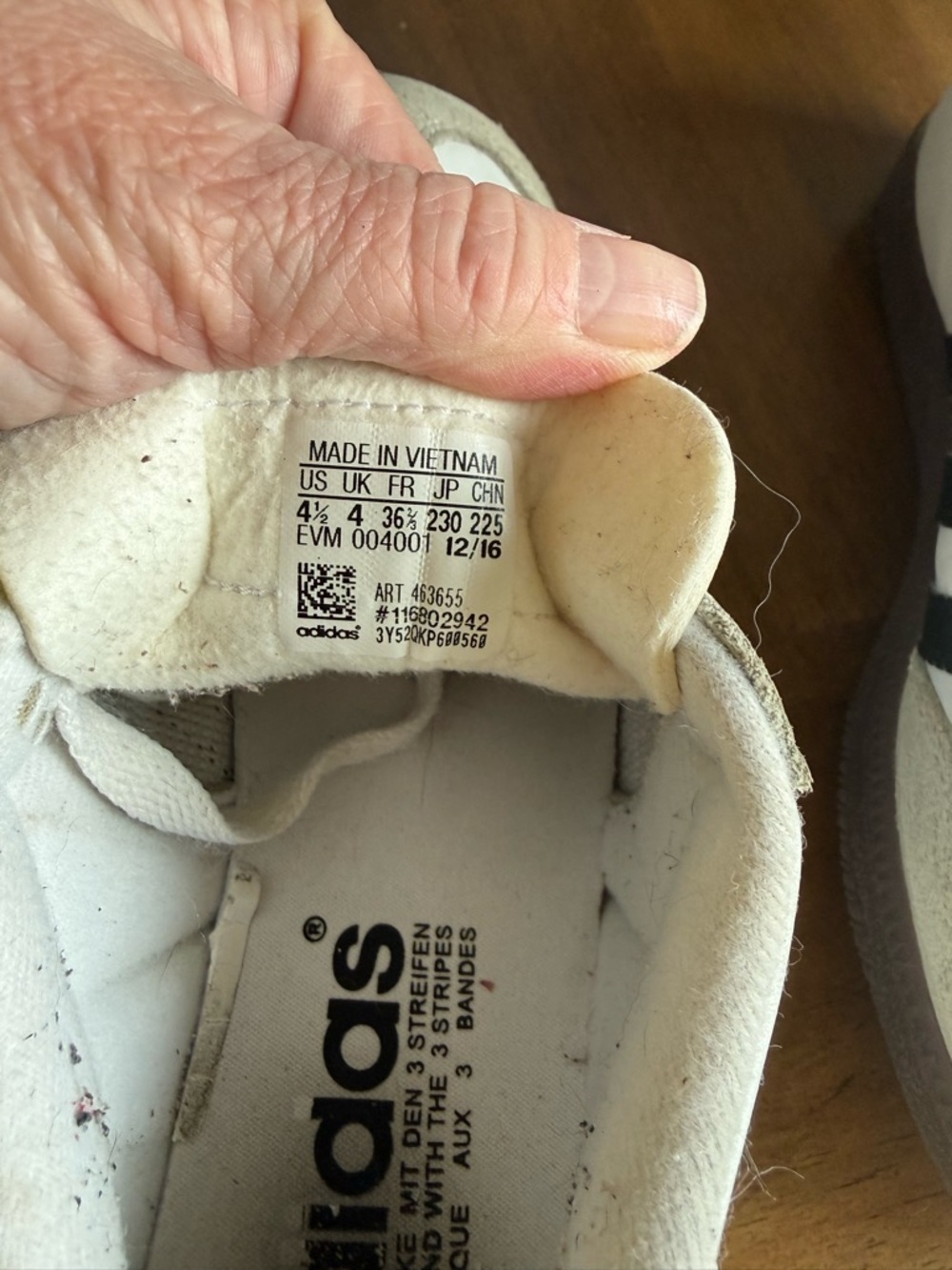 adidas White and Black Classic Low-Top Sneakers - Picture 2 of 4